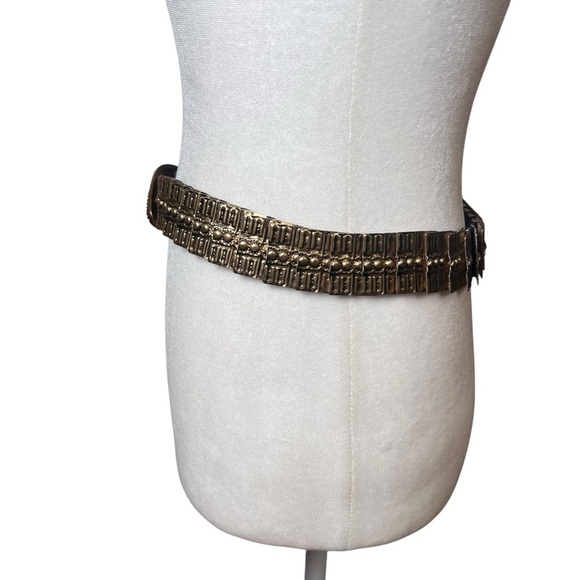 VTG Harwill NY Gold Tone Stretch Hammered Metal Statement Belt 70s Oval Retro - Picture 4 of 13